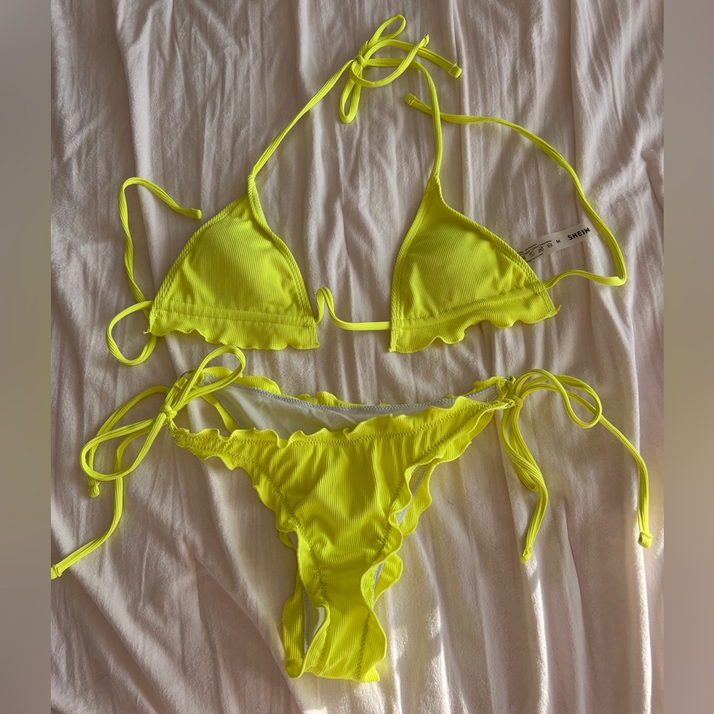 SHEIN Neon Yellow Ribbed Ruffle String Bikini